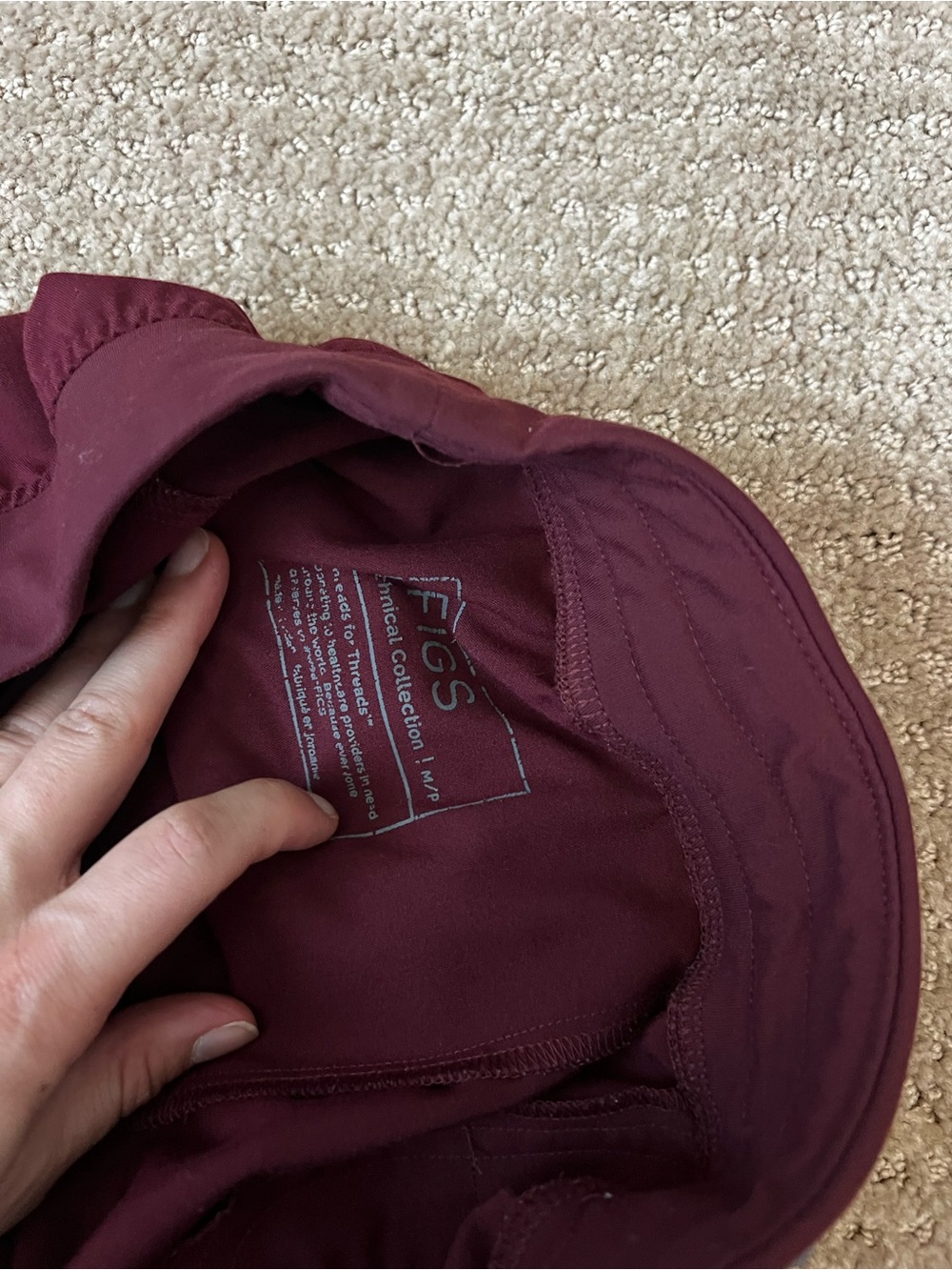 FIGS Women's Kade Cargo Scrub Pants Burgundy Medium Petite - Picture 4 of 5